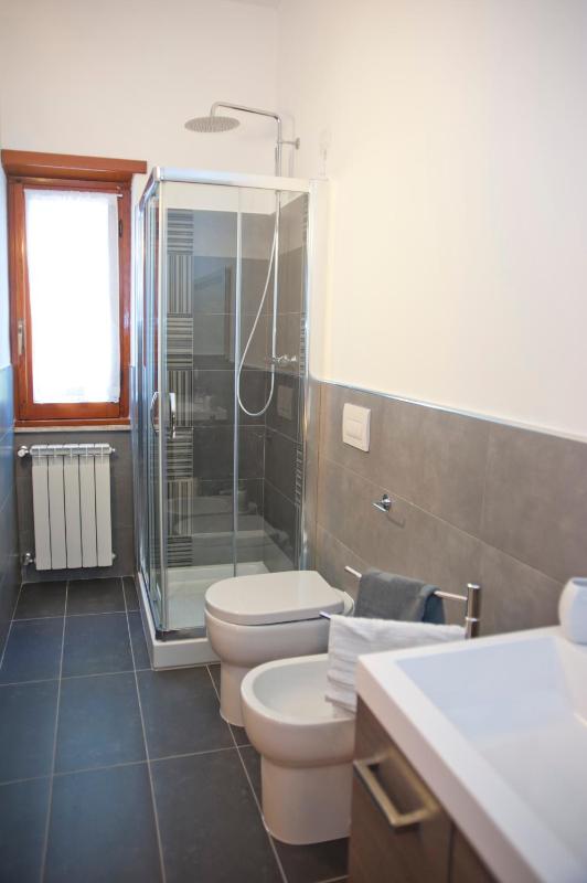 Large Double Room image 3