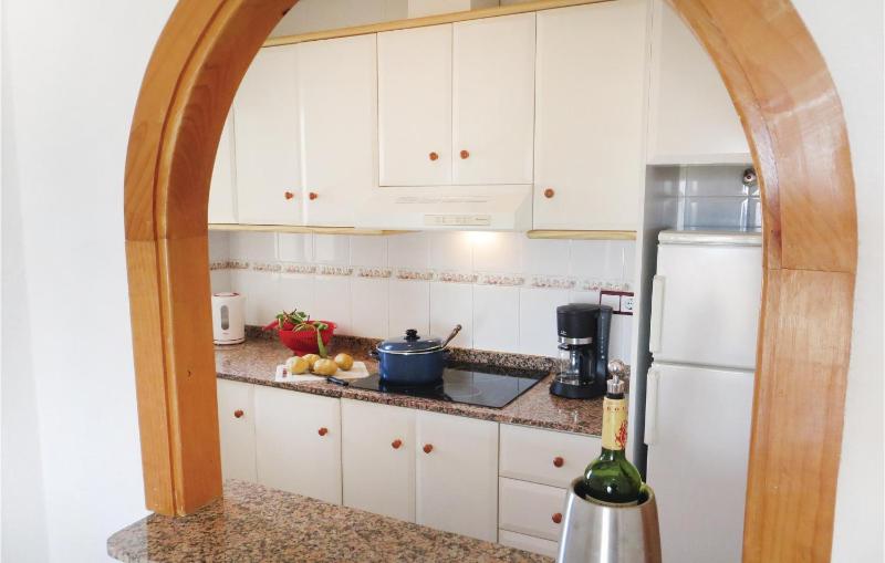 2 Bedroom Gorgeous Apartment In Torrevieja - image 15