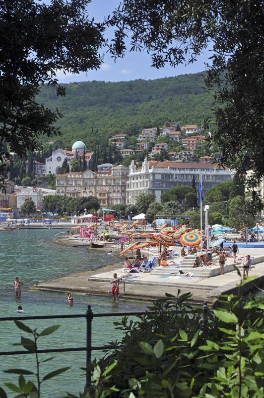 Apartment in Opatija with sea view balcony air conditioning Wi-Fi (4812-2) - image 21