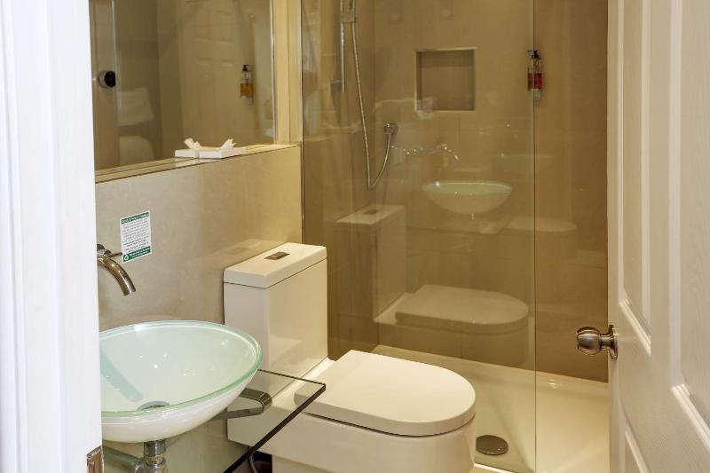 Standard Double Room image 4