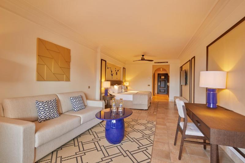 Junior Suite Deluxe Garden View image 3
