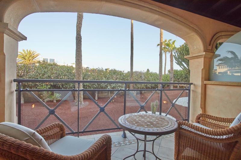 Junior Suite Deluxe Garden View image 4