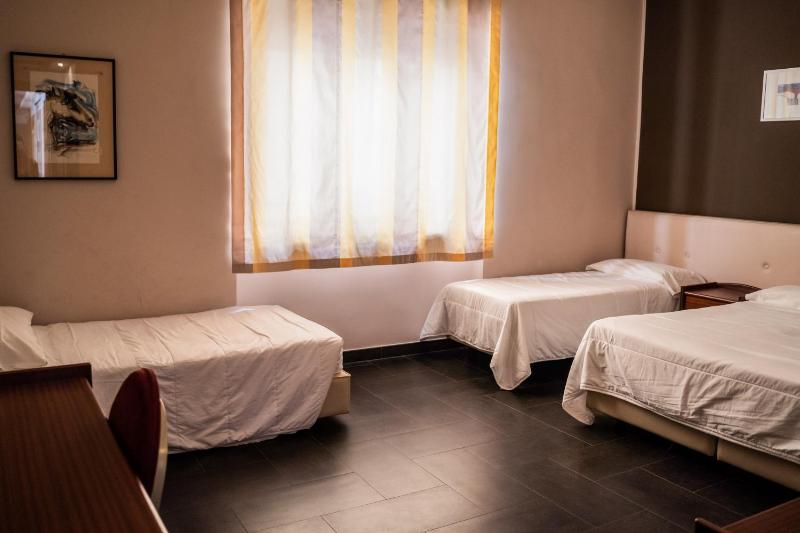 Quadruple Room image 1