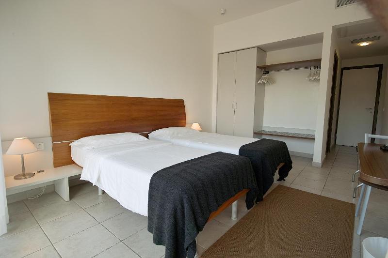 Standard Double Room with  Sea View and Balcony  image 1
