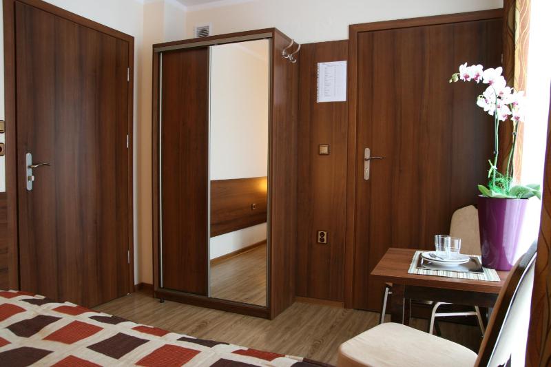 Double Room with Balcony image 2