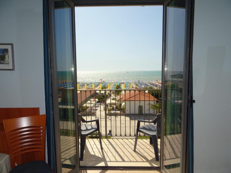 Quadruple Room with Balcony and Sea View image 2