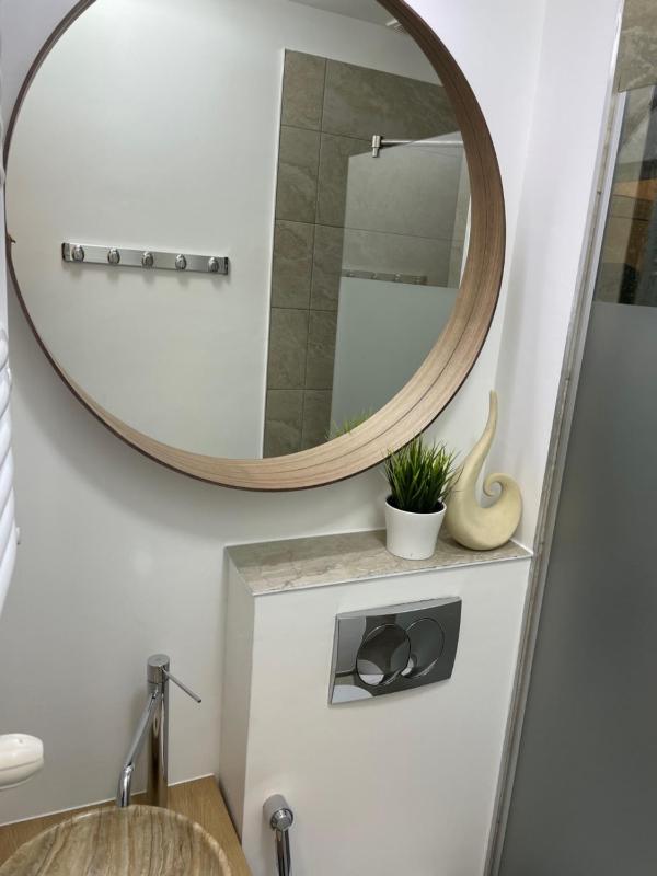 Metropole Apartments Studio City - image 13