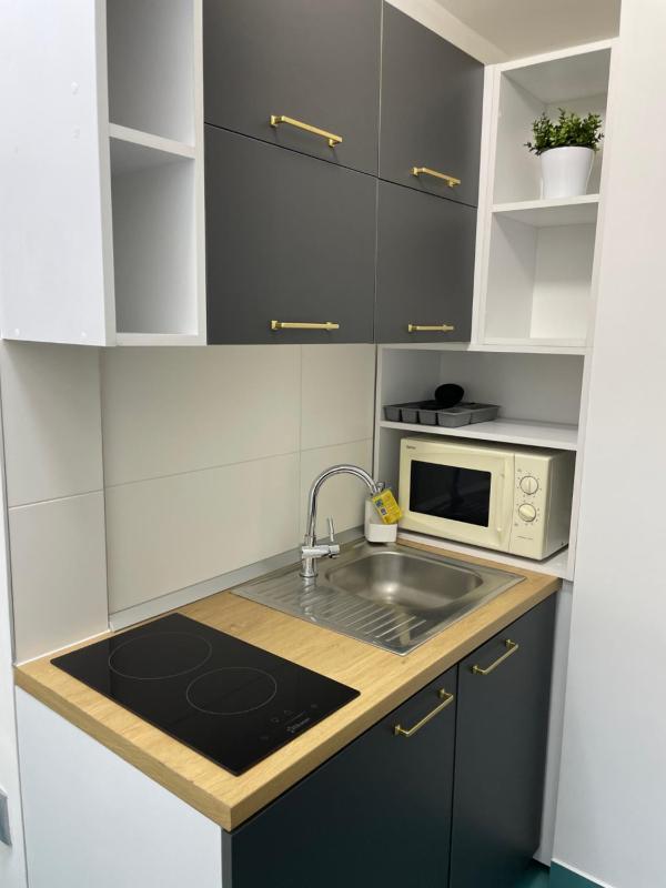 Metropole Apartments Studio City - image 15