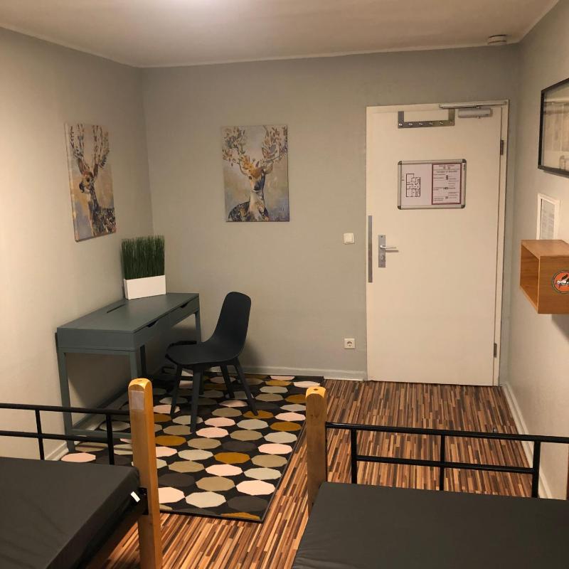 Budget Twin Room image 4