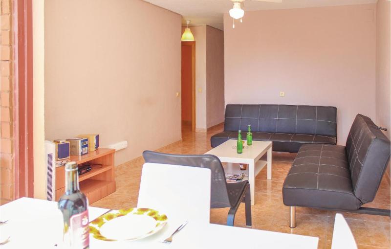Cozy Apartment In Alicante With Wifi - image 17