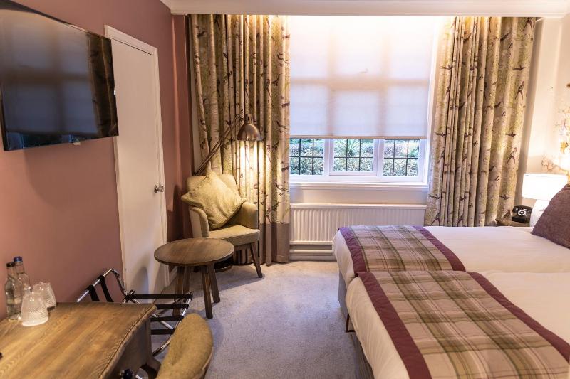 Classic Double or Twin Room image 1