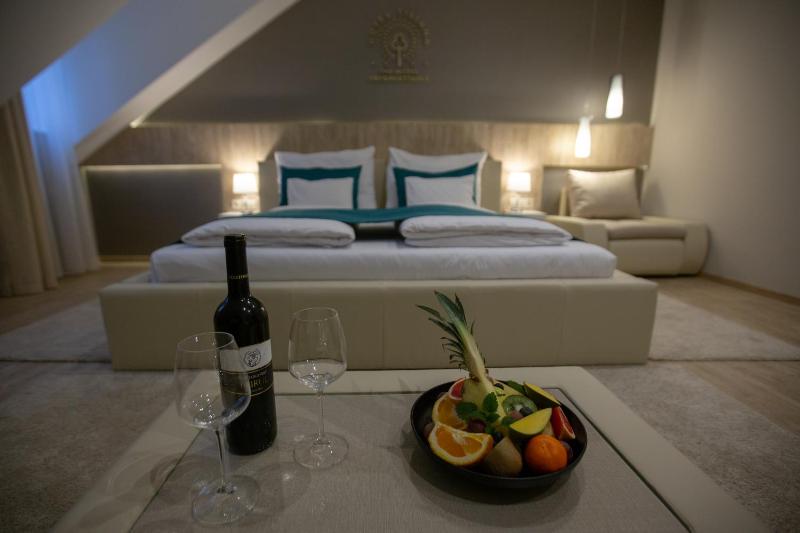 Superior Double Room image 3