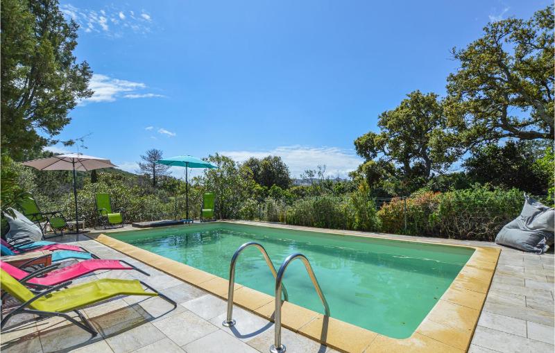 Three-Bedroom Holiday Home  image 1