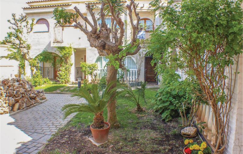 3 Bedroom Gorgeous Home In Gran Alacant - image 26