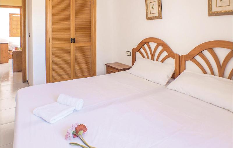 3 Bedroom Gorgeous Home In Gran Alacant - image 6