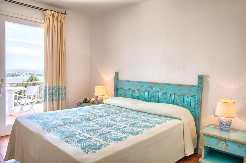 Double Room with Sea View image 4