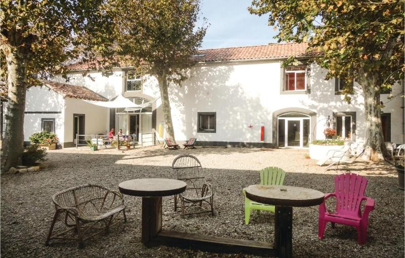 Pet Friendly Home In Narbonne With Sauna - image 20