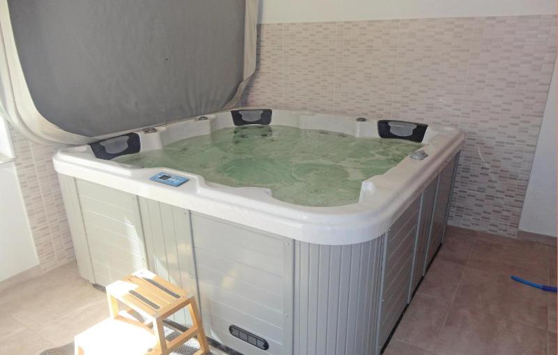 Pet Friendly Home In Narbonne With Sauna - image 10