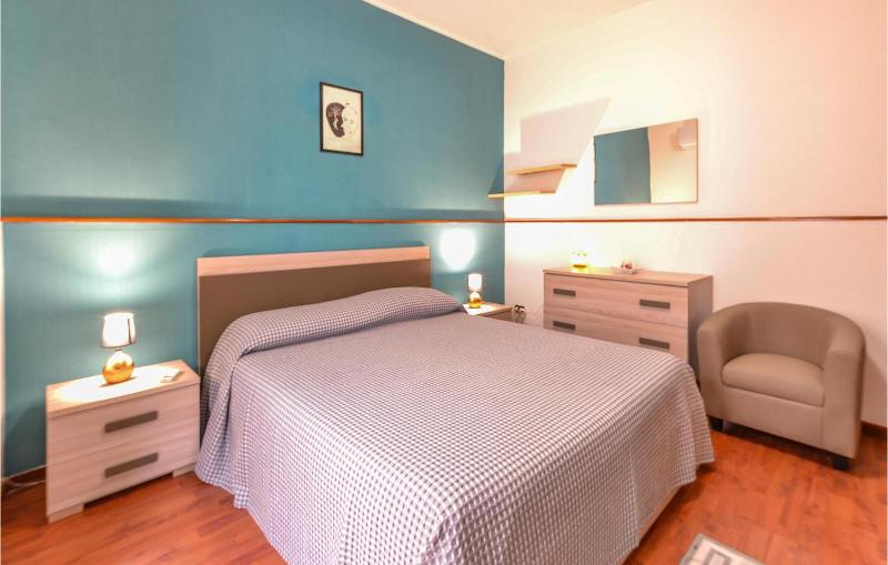 3 Bedroom Cozy Apartment In Palermo Pa - image 8