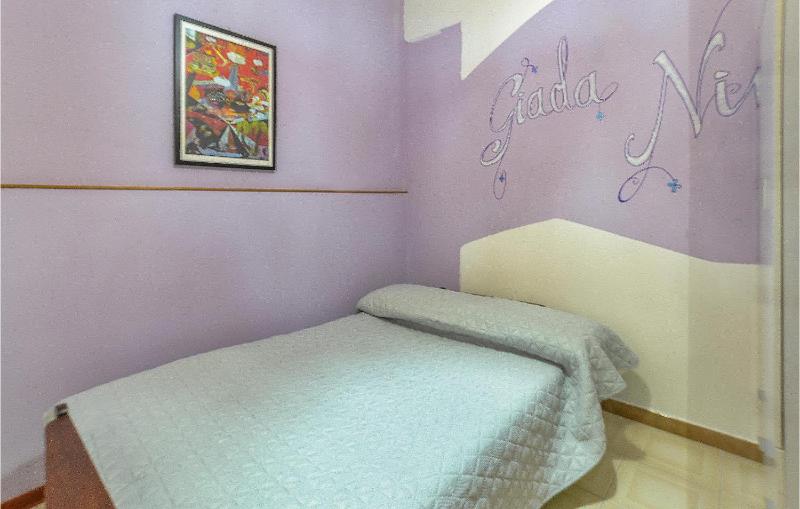 3 Bedroom Cozy Apartment In Palermo Pa - image 10