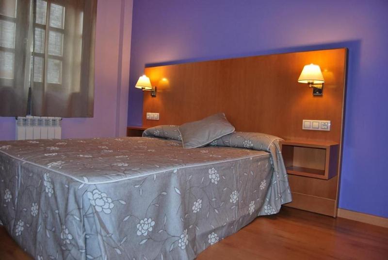 Two-Bedroom Apartment (4-6 Adults) image 2