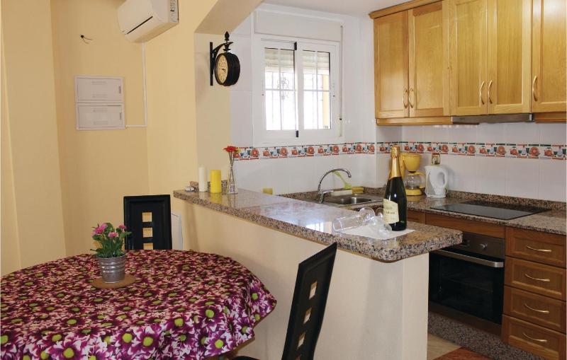 2 Bedroom Lovely Home In Orihuela Costa - image 11