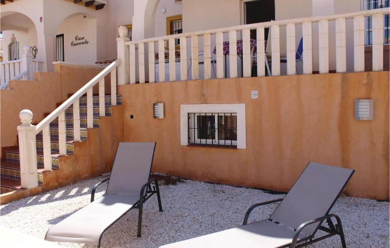 2 Bedroom Lovely Home In Orihuela Costa - image 4