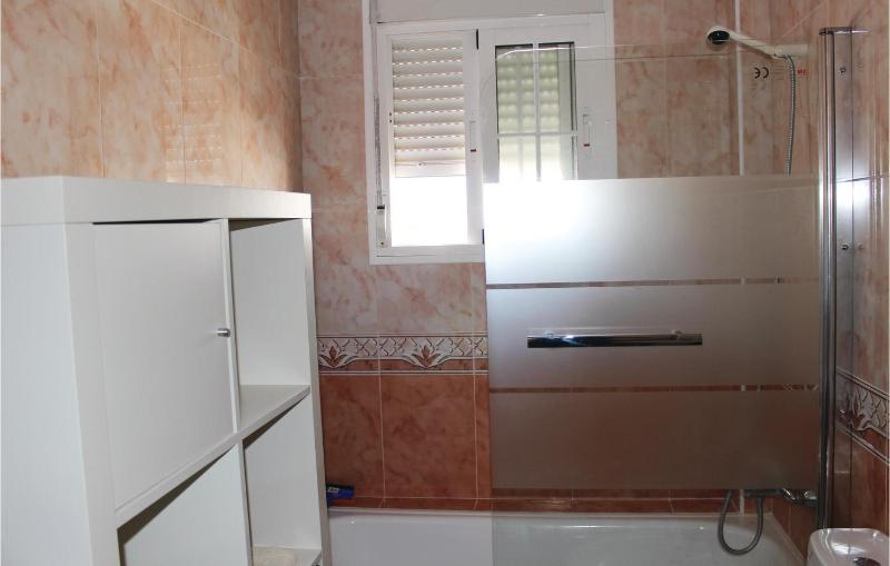 2 Bedroom Lovely Home In Orihuela Costa - image 2