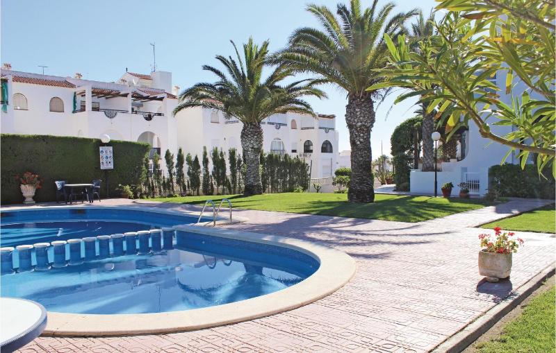 3 Bedroom Lovely Home In Torrevieja - image 9