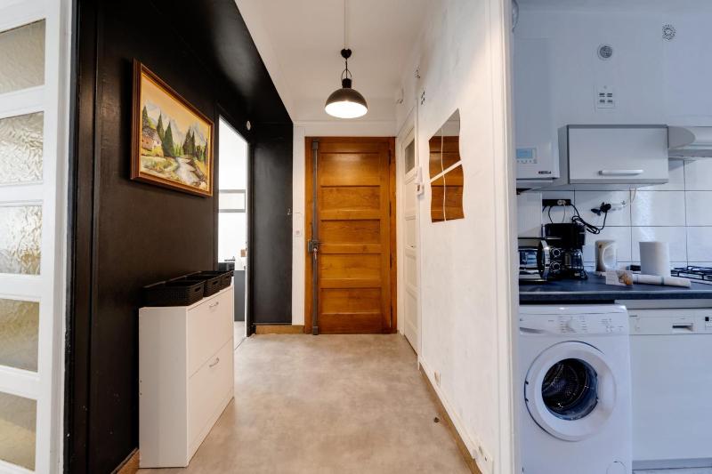 Les Capucins - 3 bedroom apartment near the city - image 11