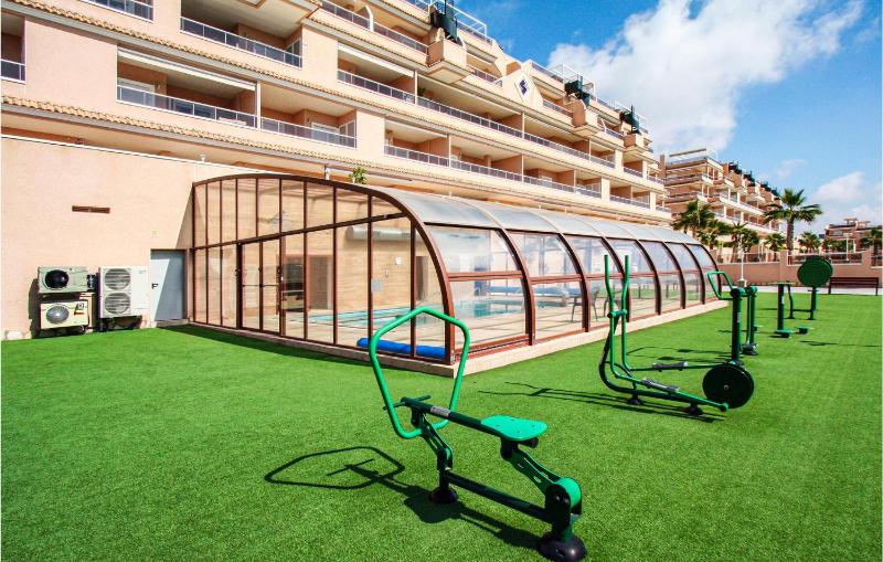 Cozy Apartment In Torrevieja With Sauna - image 4
