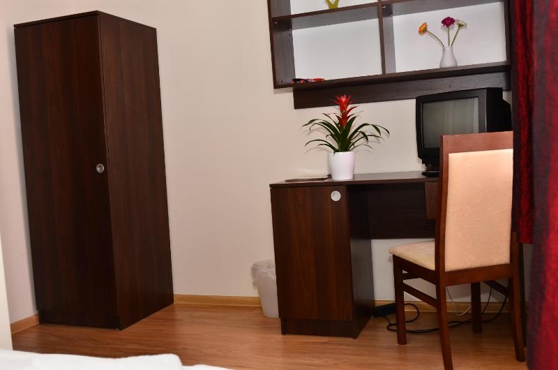 Standard Single Room image 4