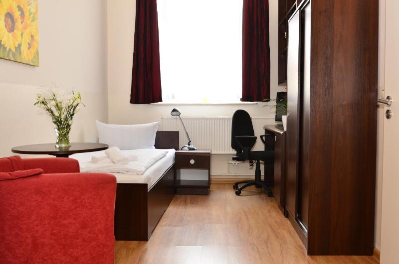 Comfort Single Room image 1