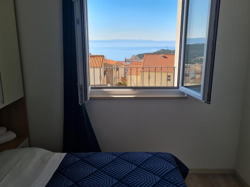 One-Bedroom Apartment with Balcony and Sea View image 4