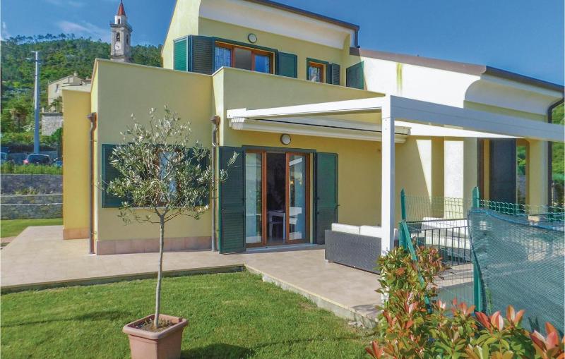 Three-Bedroom Holiday Home  image 1