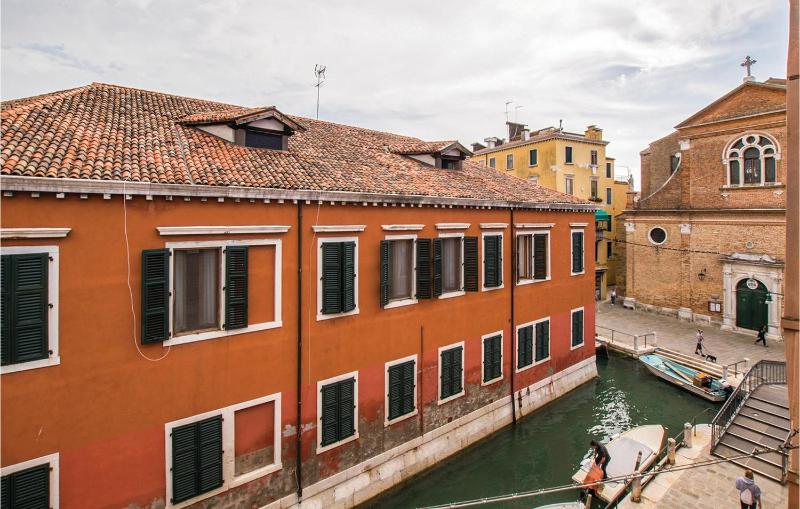 One-Bedroom Apartment image 3