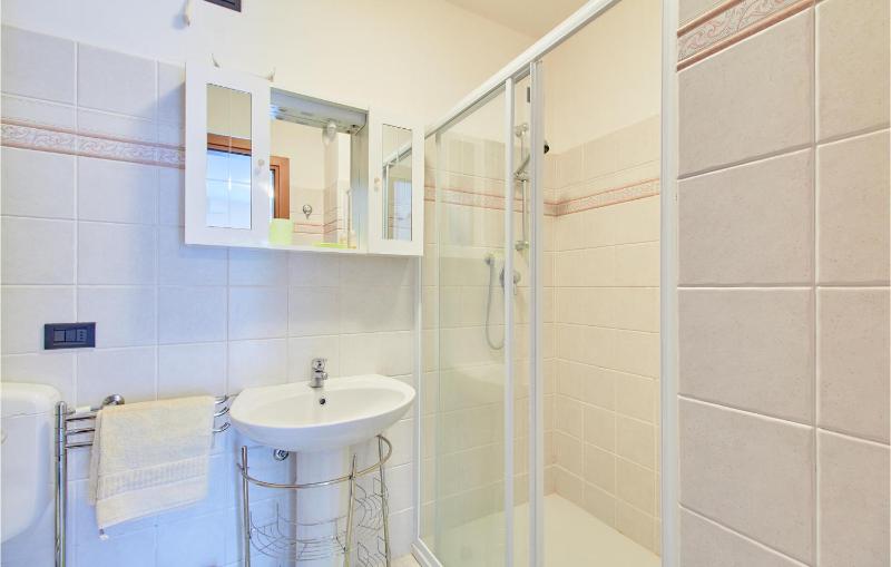 Two-Bedroom Holiday Home image 4