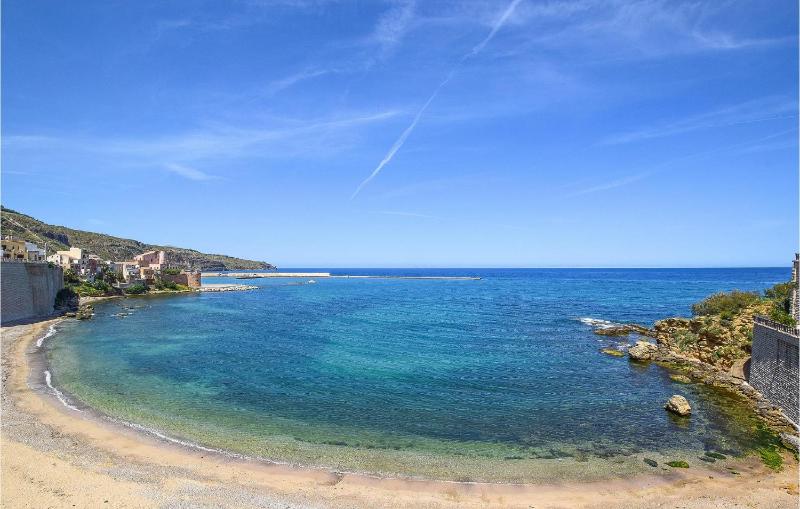3 Bedroom Cozy Home In Castellammare Del G - image 16