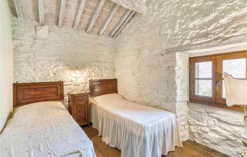 Pet Friendly Home In Cortona Ar - image 5