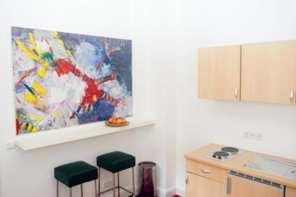 Apartment with Kitchenette image 2