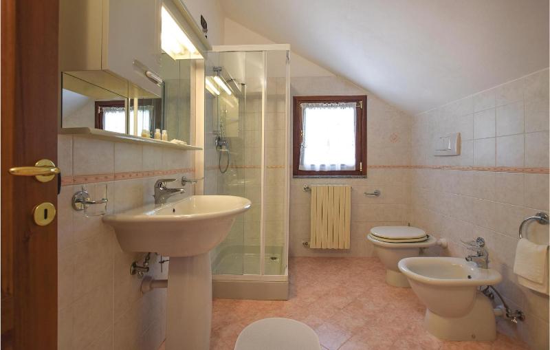 Three-Bedroom Holiday Home  image 3