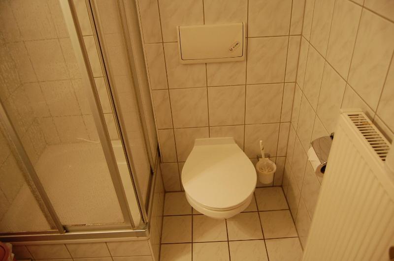 Standard Single Room image 3