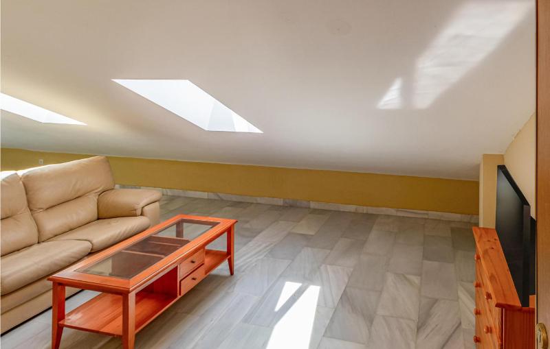 Lovely Apartment In Málaga With Wifi - image 19
