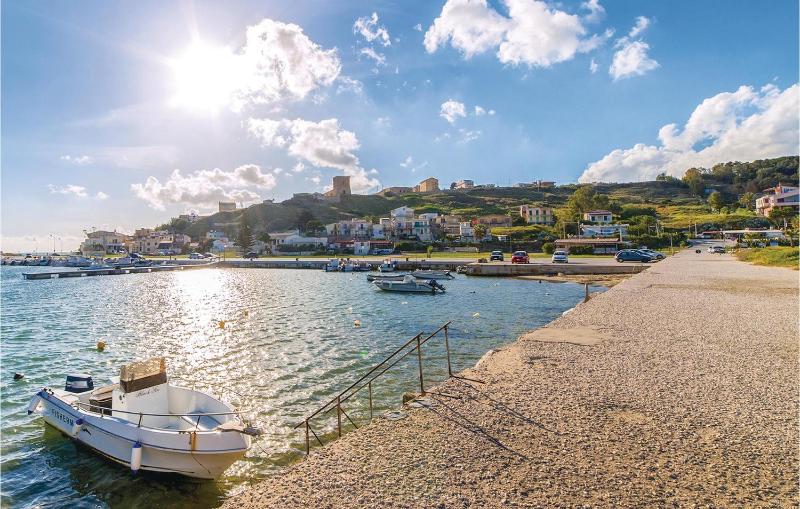 Four-Bedroom Holiday Home image 4