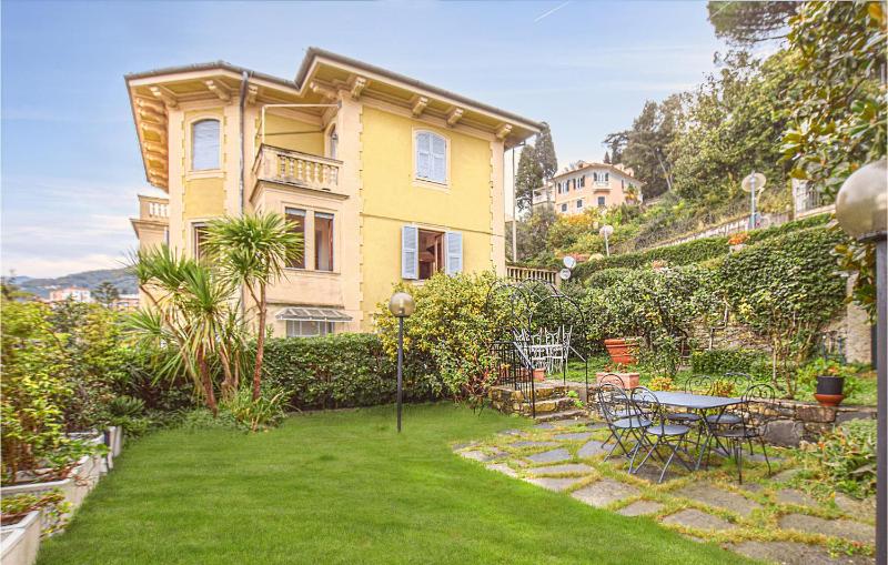 Lovely Apartment In Rapallo With Wifi - image 1