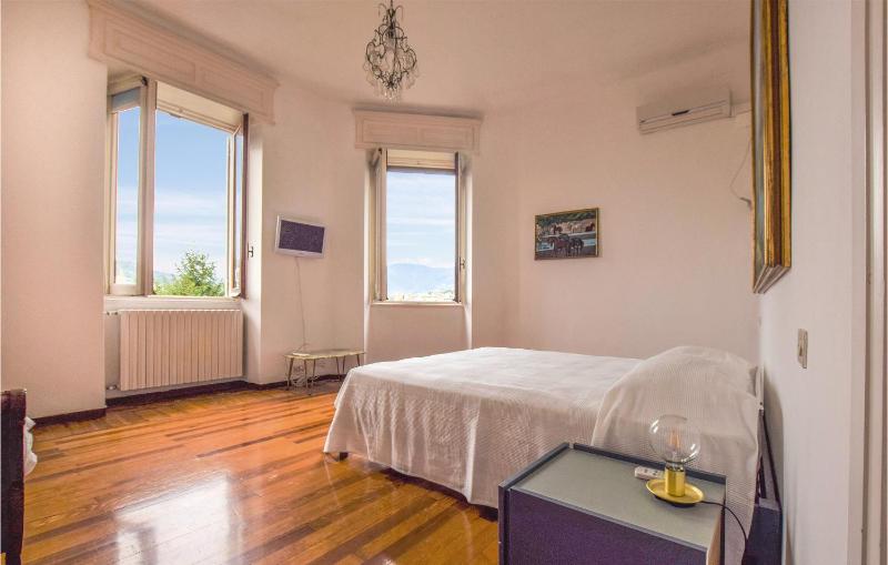 Lovely Apartment In Rapallo With Wifi - image 4