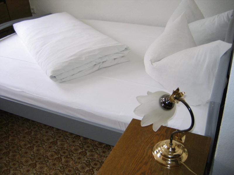 Single Room image 3