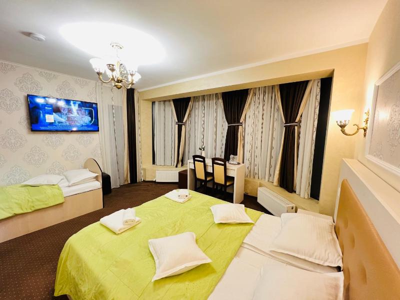 Triple Room image 2