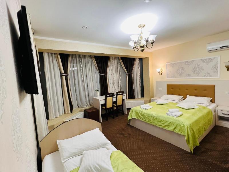 Triple Room image 4