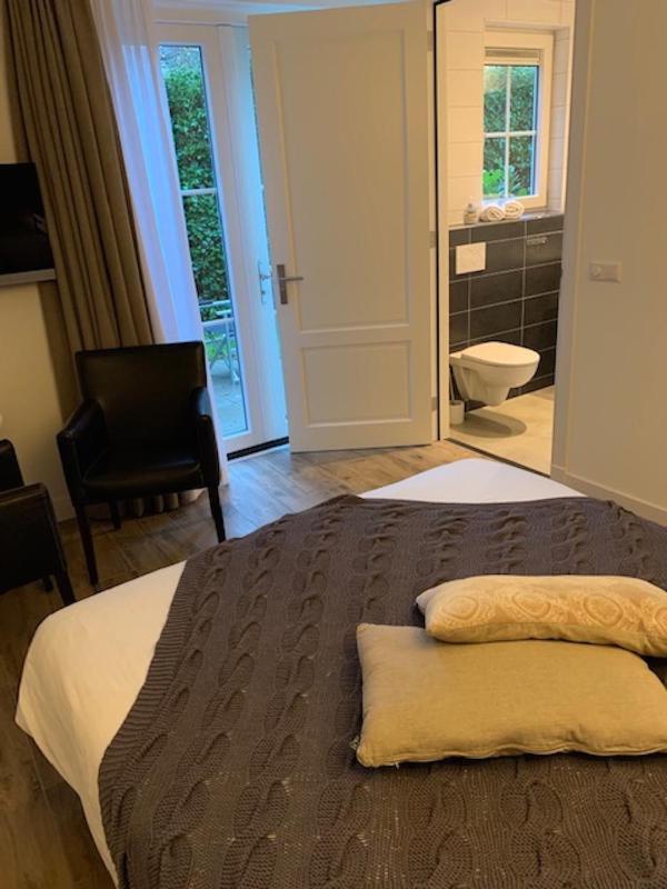 Double Room with Terrace image 3